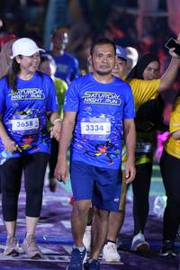 BIB: 3658, 3334, 338
                            <button type="button" onclick="openModal(26230930)" class="btn btn-primary btn-sm float-right btn-popup" data-toggle="modal" data-target=".modal-high-quality">
                        <i class="fas fa-shopping-cart"></i> Add to Cart
                    </button>
                                            <button type="button" onclick="isThisMe(26230930, true)" class="btn btn-success btn-sm float-right btn-popup btn-isme hidden" data-toggle="tooltip" data-placement="bottom" title="นี่คือรูปของคุณใช่ไหม คลิกที่นี่เพื่อเอาเข้าอัลบั้ม">
                        <i class="fas fa-plus"></i> Add to album
                    </button>
                    <button type="button" onclick="isThisMe(26230930, false)" class="btn btn-warning btn-sm float-right btn-popup btn-isnotme hidden">
                        <i class="fas fa-ban"></i> Remove from album
                    </button>